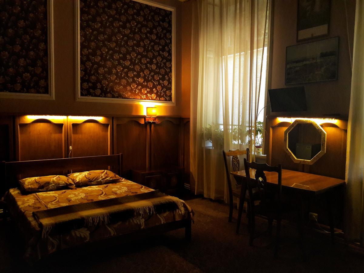 אודסה Orpheus Hostel And Apartments מראה חיצוני תמונה