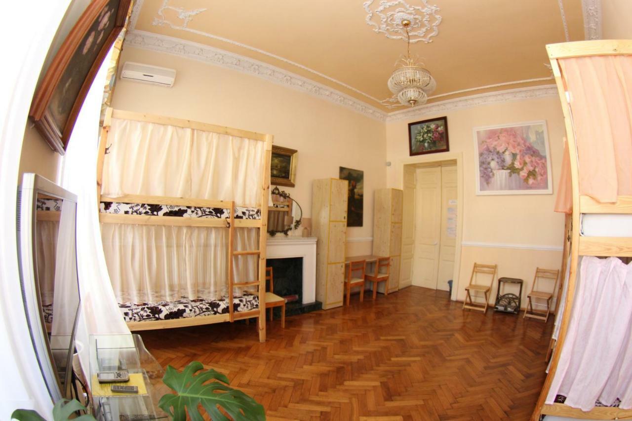 אודסה Orpheus Hostel And Apartments מראה חיצוני תמונה
