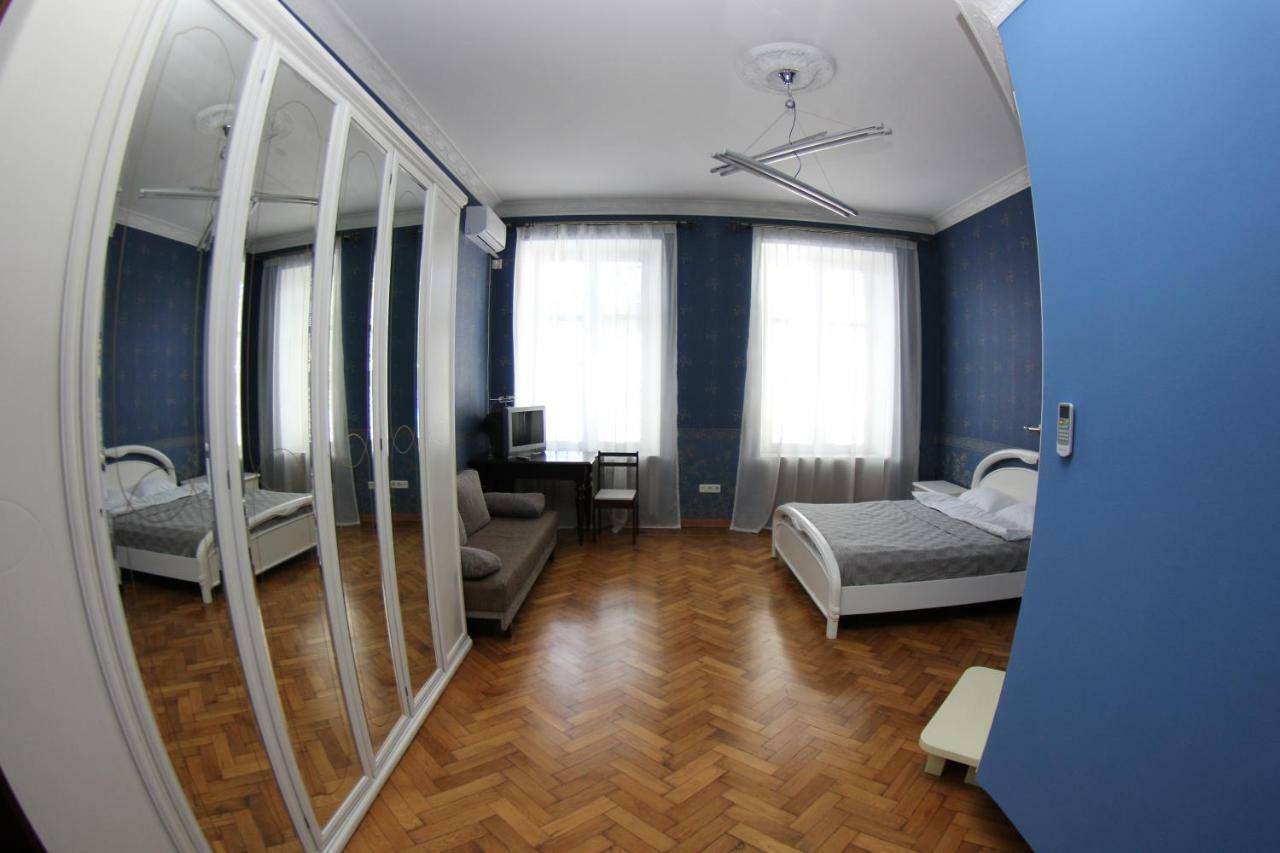 אודסה Orpheus Hostel And Apartments מראה חיצוני תמונה