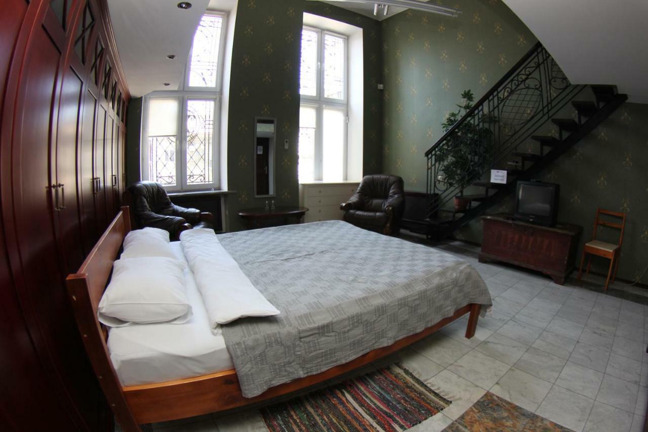 אודסה Orpheus Hostel And Apartments מראה חיצוני תמונה