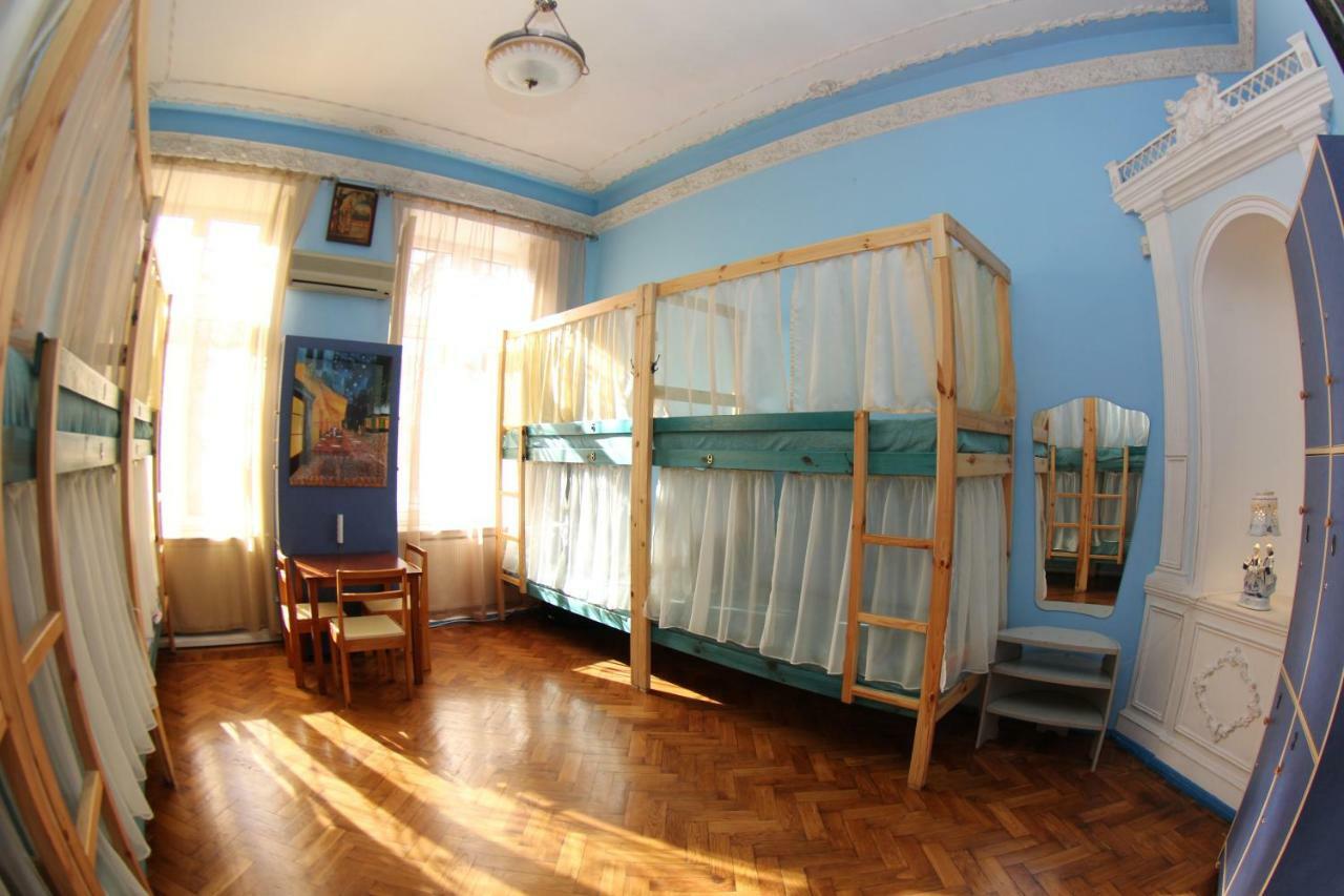 אודסה Orpheus Hostel And Apartments מראה חיצוני תמונה