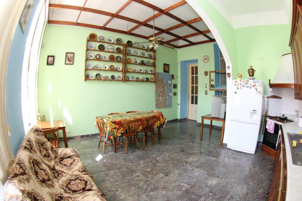 אודסה Orpheus Hostel And Apartments מראה חיצוני תמונה
