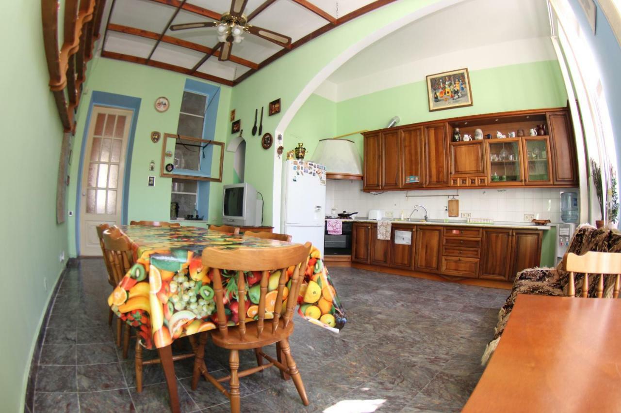 אודסה Orpheus Hostel And Apartments מראה חיצוני תמונה