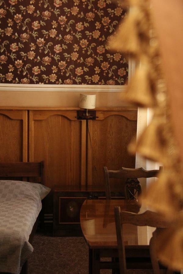 אודסה Orpheus Hostel And Apartments מראה חיצוני תמונה
