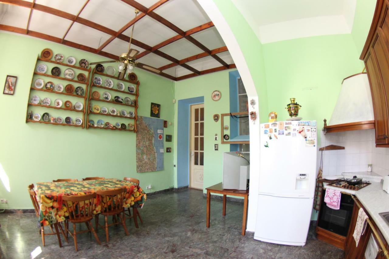 אודסה Orpheus Hostel And Apartments מראה חיצוני תמונה