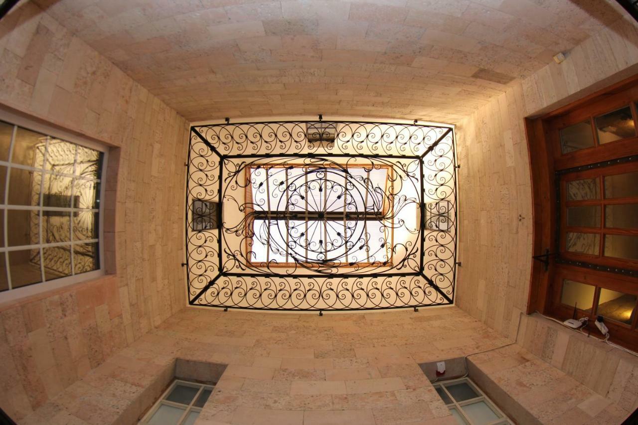 אודסה Orpheus Hostel And Apartments מראה חיצוני תמונה