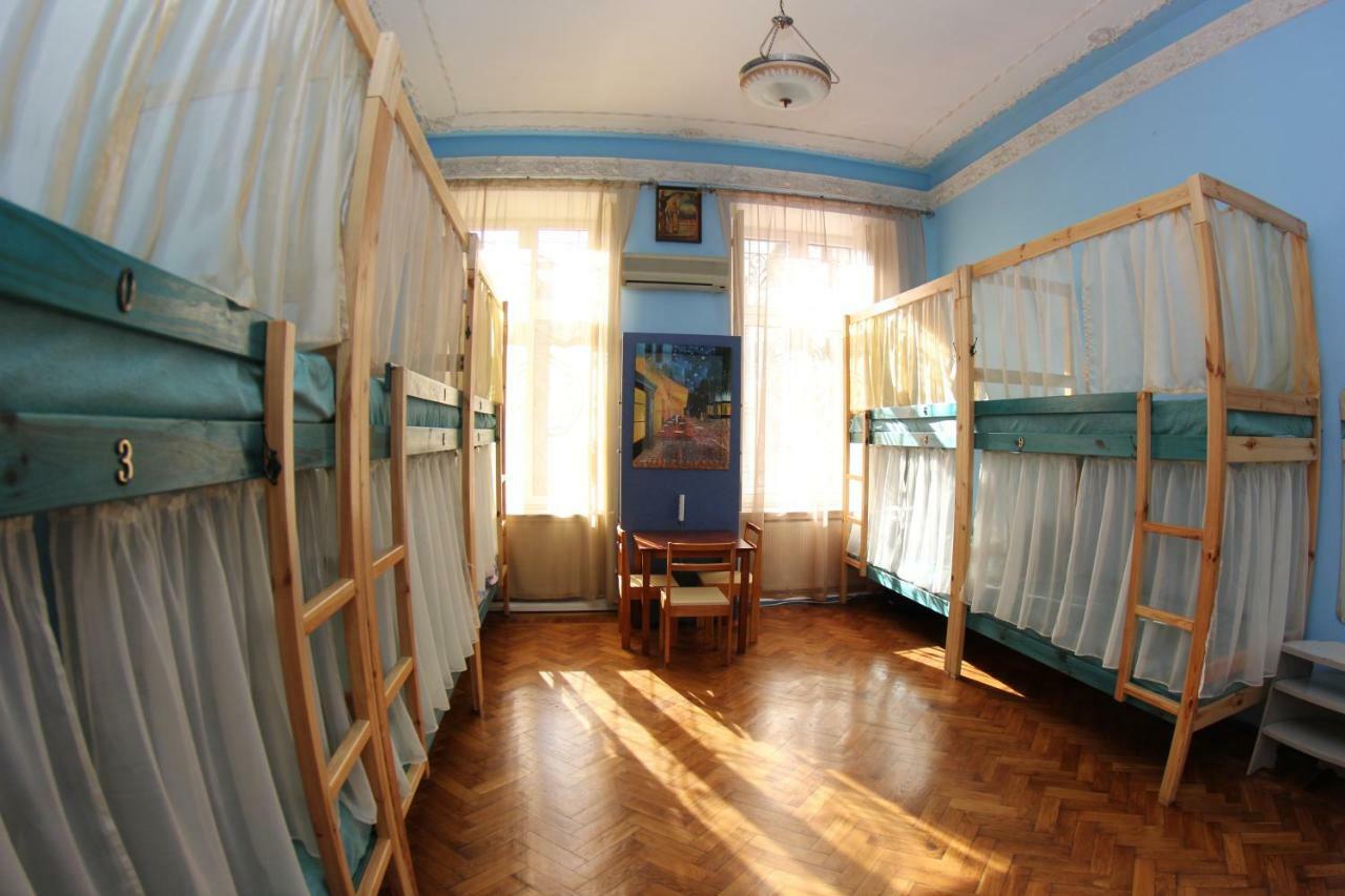 אודסה Orpheus Hostel And Apartments מראה חיצוני תמונה