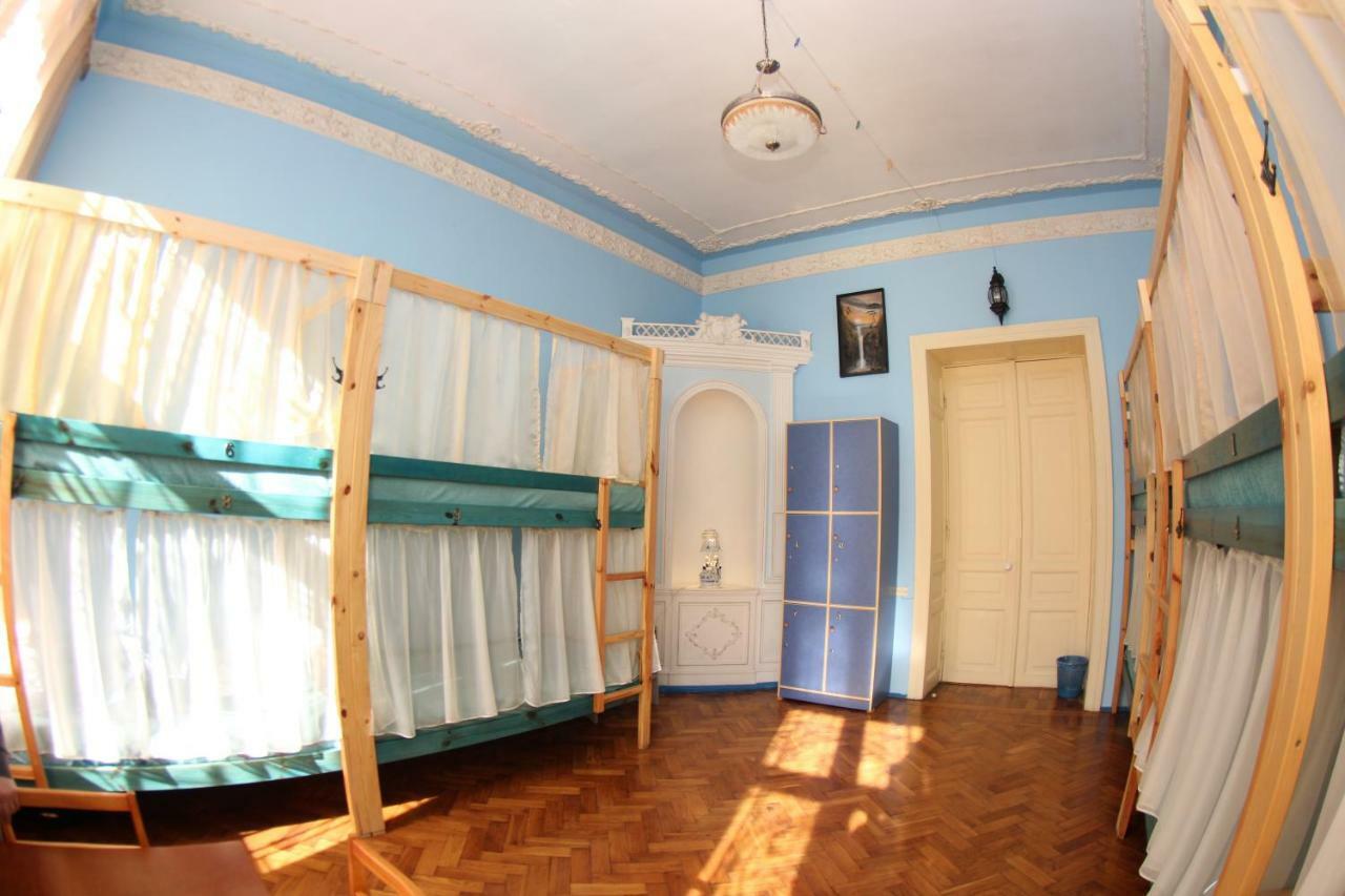 אודסה Orpheus Hostel And Apartments מראה חיצוני תמונה