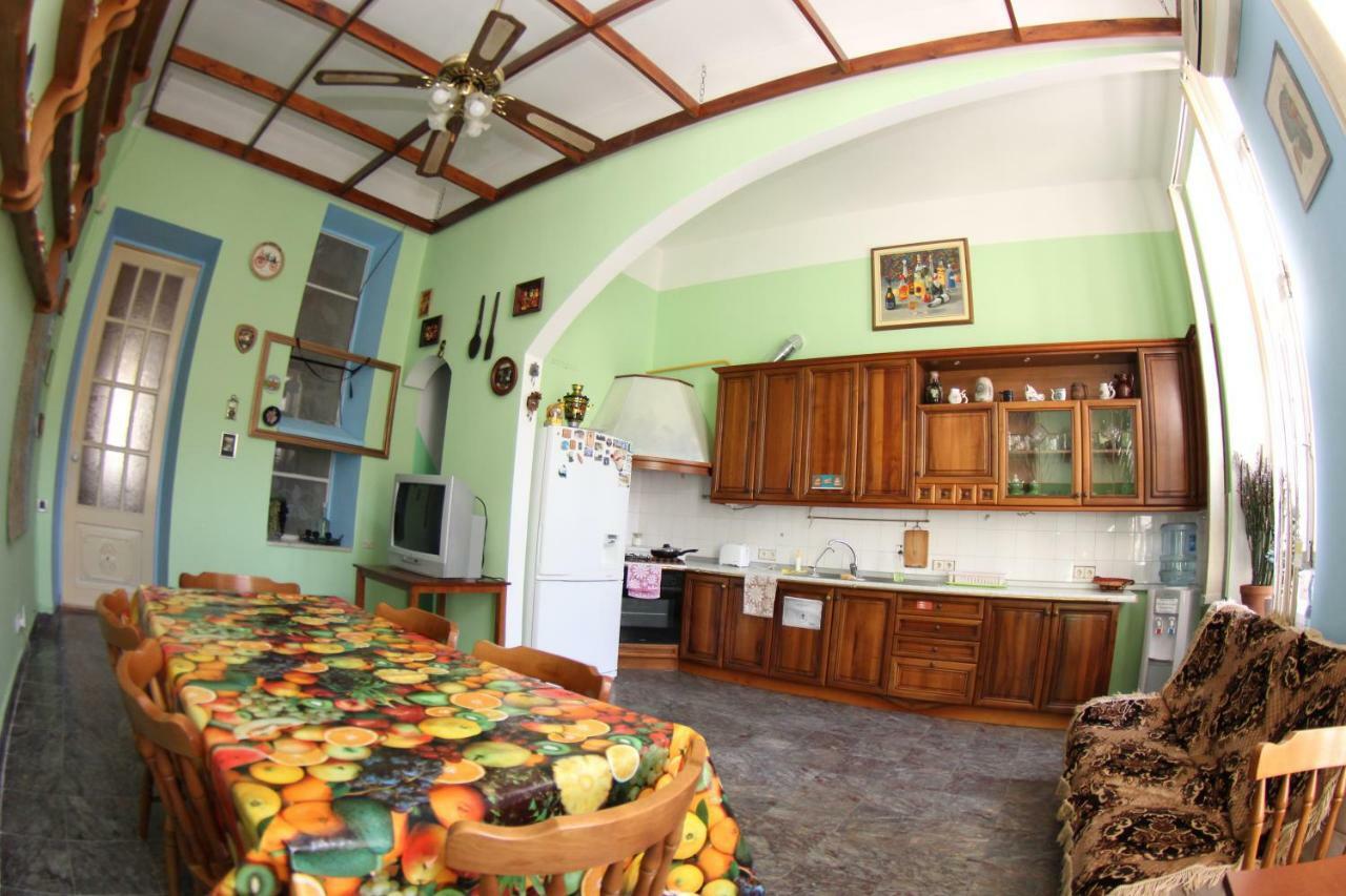 אודסה Orpheus Hostel And Apartments מראה חיצוני תמונה