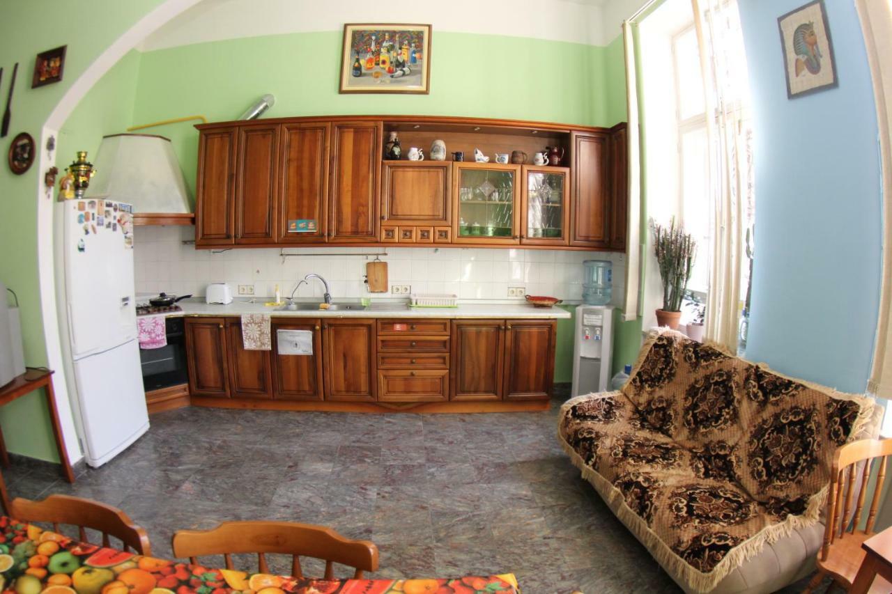 אודסה Orpheus Hostel And Apartments מראה חיצוני תמונה